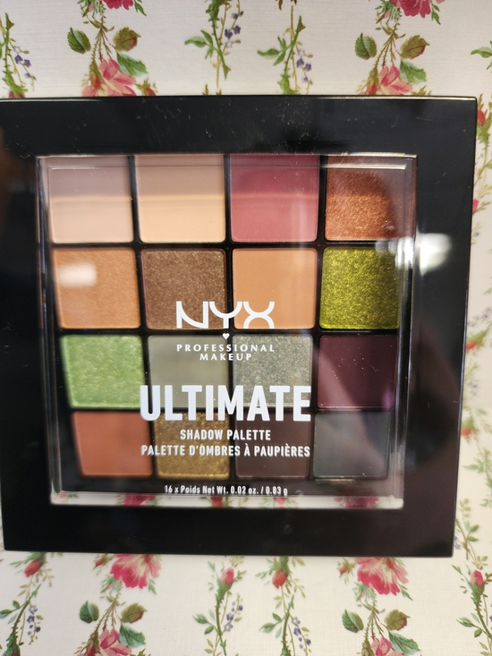 NYX Other - NYX Ultimate Eyeshadow Palette — Greens, Golds & Warm Neutrals